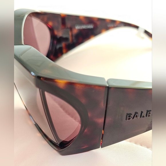 Balenciaga Oversized Sunglasses BB0154S